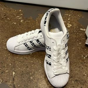 Adidas superstars